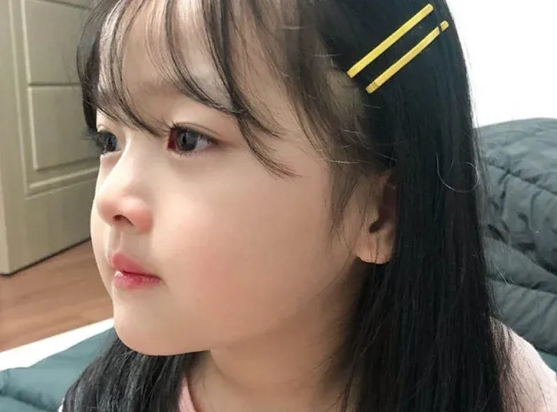 Hình ảnh bé gái hoạt hình gợi lên sự tươi vui và ngộ nghĩnh dễ thương