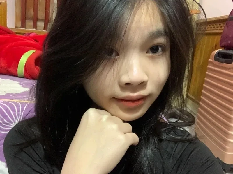 Ảnh gái 2k12 với trang phục hiện đại mang đến cảm giác thu hút đặc biệt