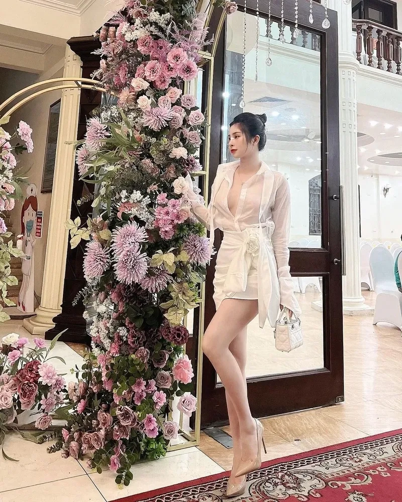 Ảnh chụp trước gương phong cách đường phố với nét năng động và cá tính