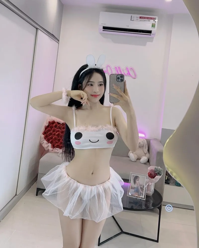 Ảnh gái đẹp trong bộ sưu tập thời trang thể hiện vẻ đẹp hiện đại và tinh tế