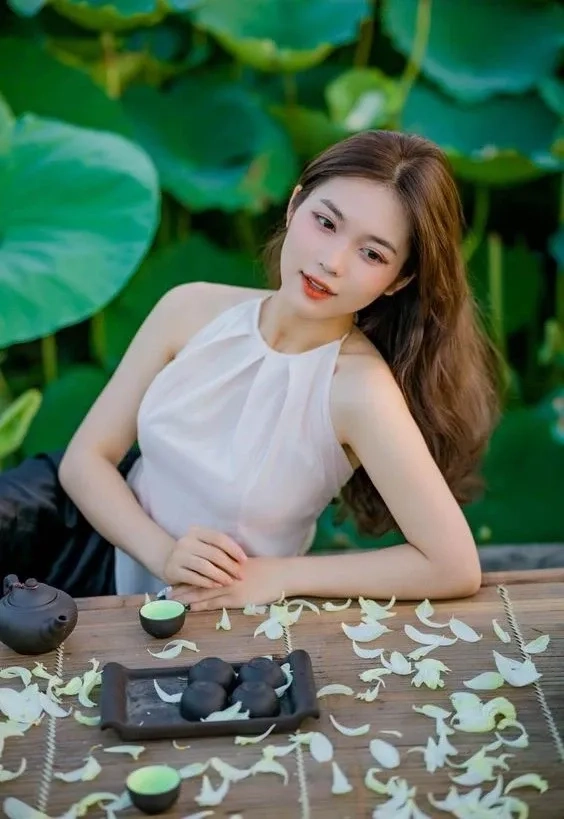 Áo yếm thời trang tạo điểm nhấn độc đáo với thiết kế đầy ấn tượng