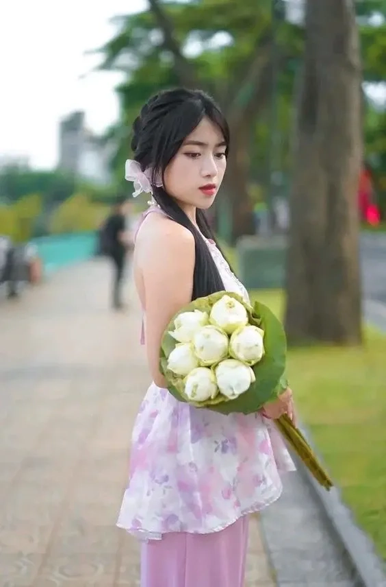 Trang phục hiện đại Việt Nam giữ gìn giá trị truyền thống trong sáng tạo