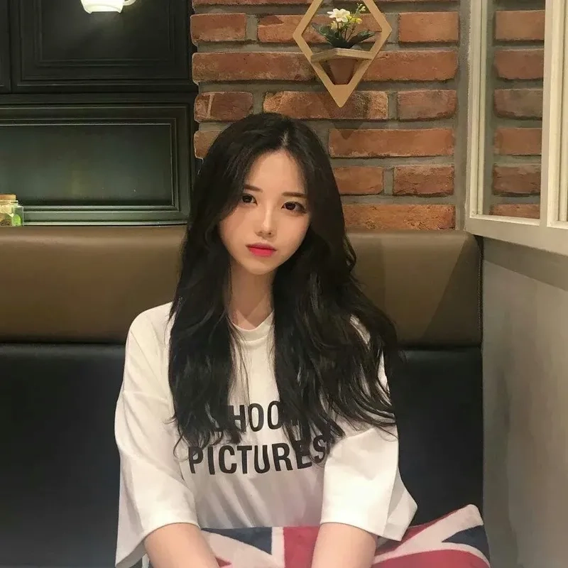 Ảnh Choi Sora với nét đẹp cuốn hút và thần thái mạnh mẽ