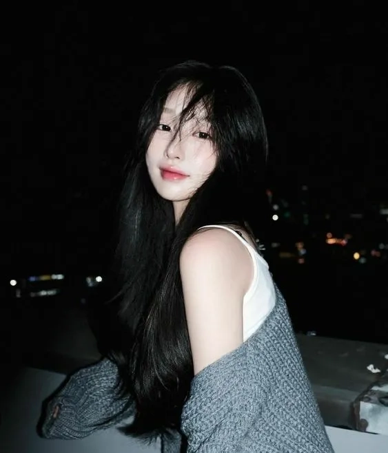 Ảnh Jennie BLACKPINK thể hiện vẻ đẹp quyến rũ và thần thái mạnh mẽ