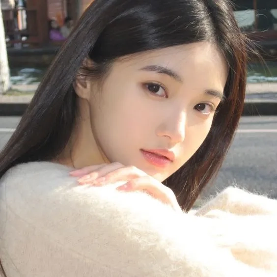 Ảnh Jisoo BLACKPINK mang đến nét đẹp dịu dàng và thu hút người xem