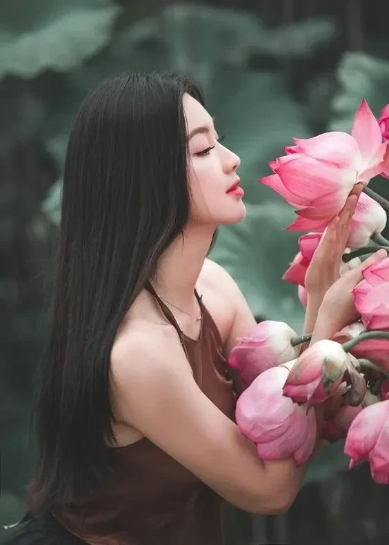Gái xinh dáng đẹp thu hút ánh nhìn với đường cong hoàn hảo