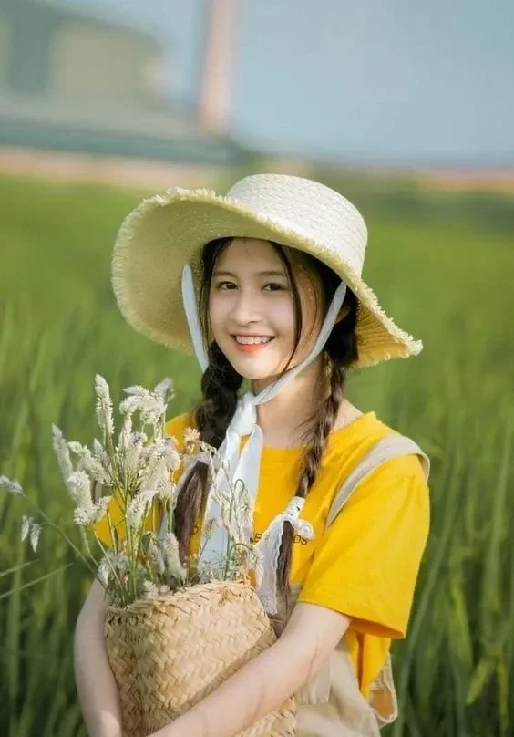 Gái xinh mặc áo dài sexy thể hiện nét quyến rũ và sự duyên dáng tuyệt vời