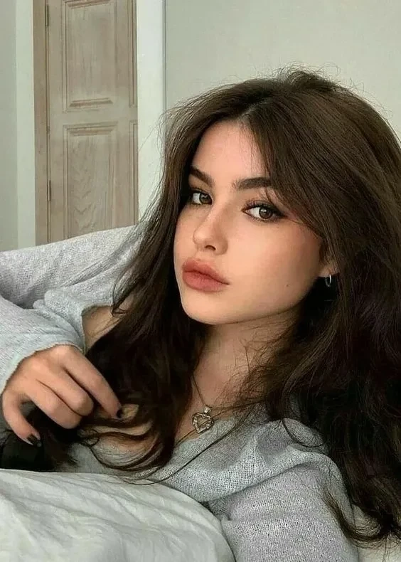 Gái Tây Da Nâu Với Làn Da Khỏe Khoắn Và Sáng Bóng