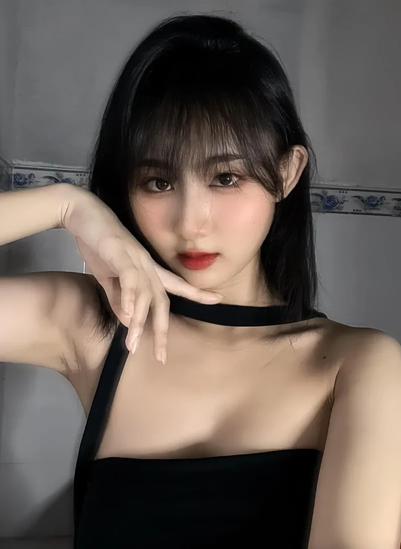 Hình avatar buồn cho con gái thể hiện cảm xúc nhẹ nhàng và sâu lắng
