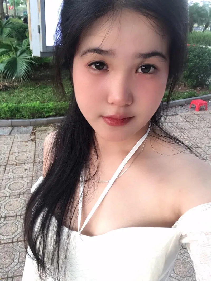 Hình đại diện con gái thể hiện sự ngọt ngào và thanh thoát