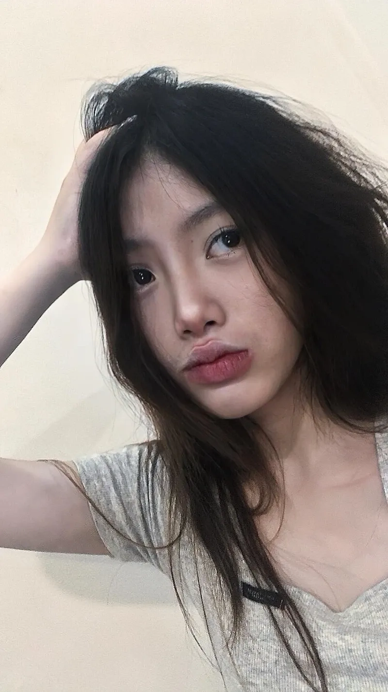 Ảnh avatar cô gái cute tạo cảm giác dễ thương và quyến rũ