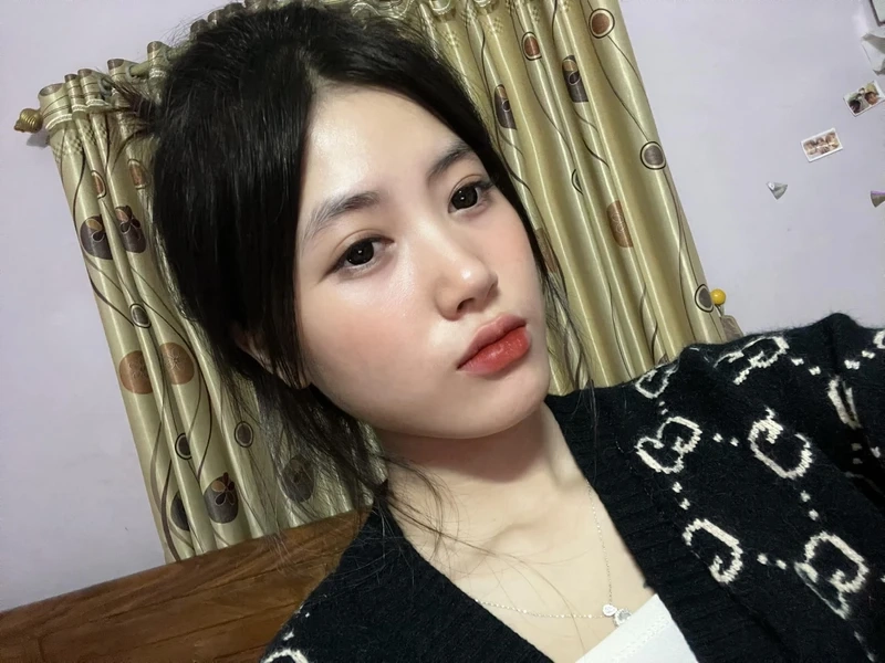 Tải ảnh HD lên story Instagram với màu sắc sống động, rõ nét