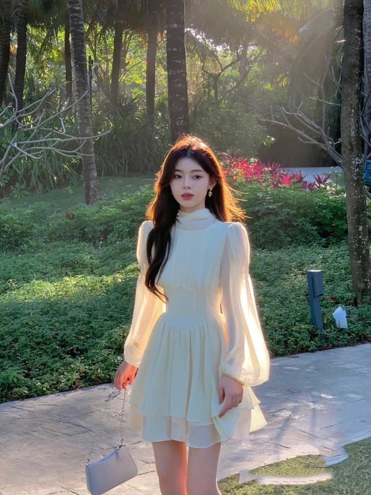 Gái xinh mặc váy ngắn sexy khiến mọi ánh nhìn đều ngẩn ngơ
