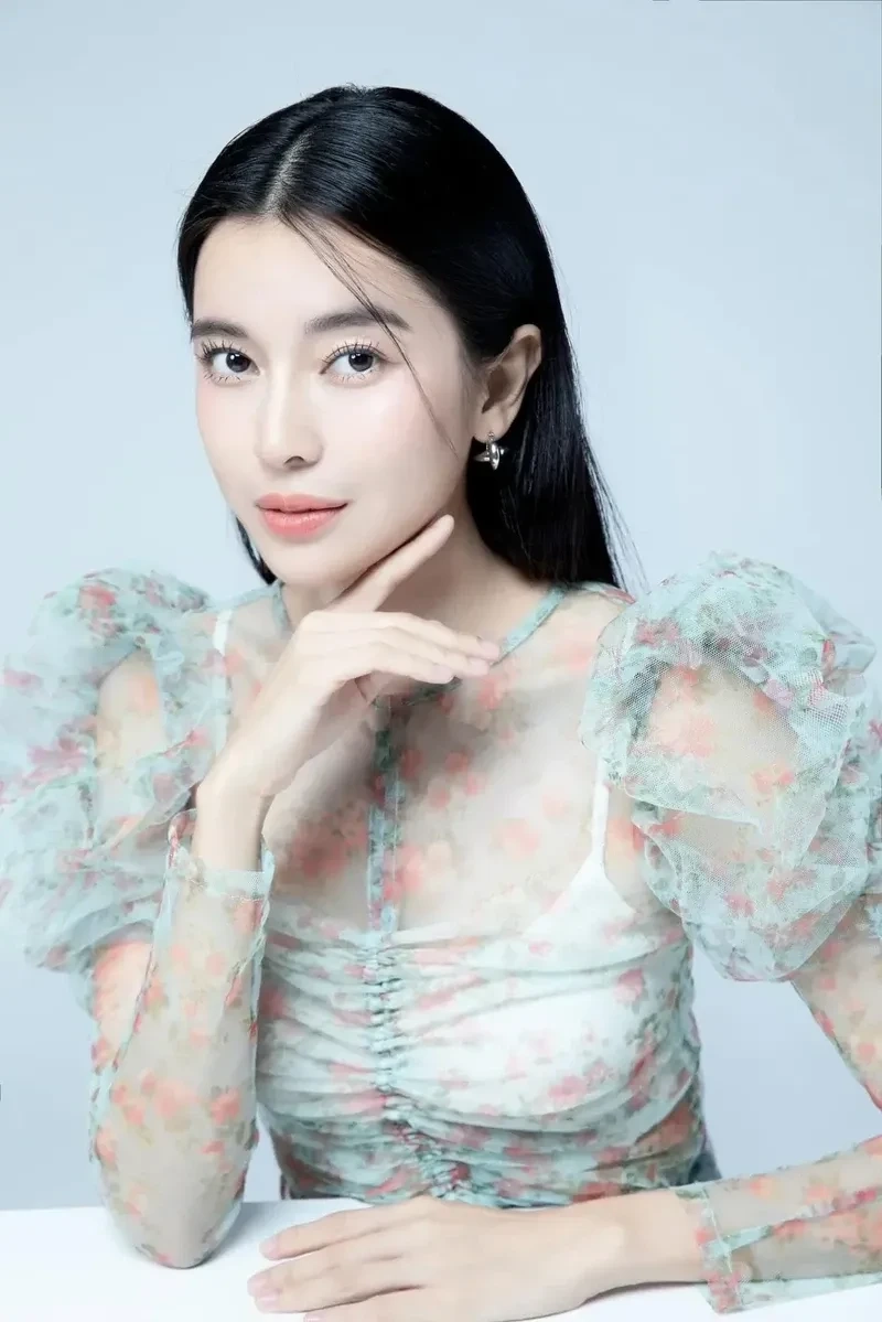 Người mẫu Cao Thái Hà ghi dấu ấn với phong cách chuyên nghiệp và tự tin