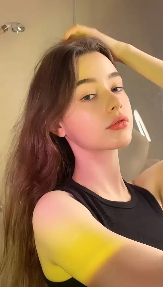 Cô gái xinh nhất thế giới mang đến vẻ đẹp quyến rũ, tinh tế