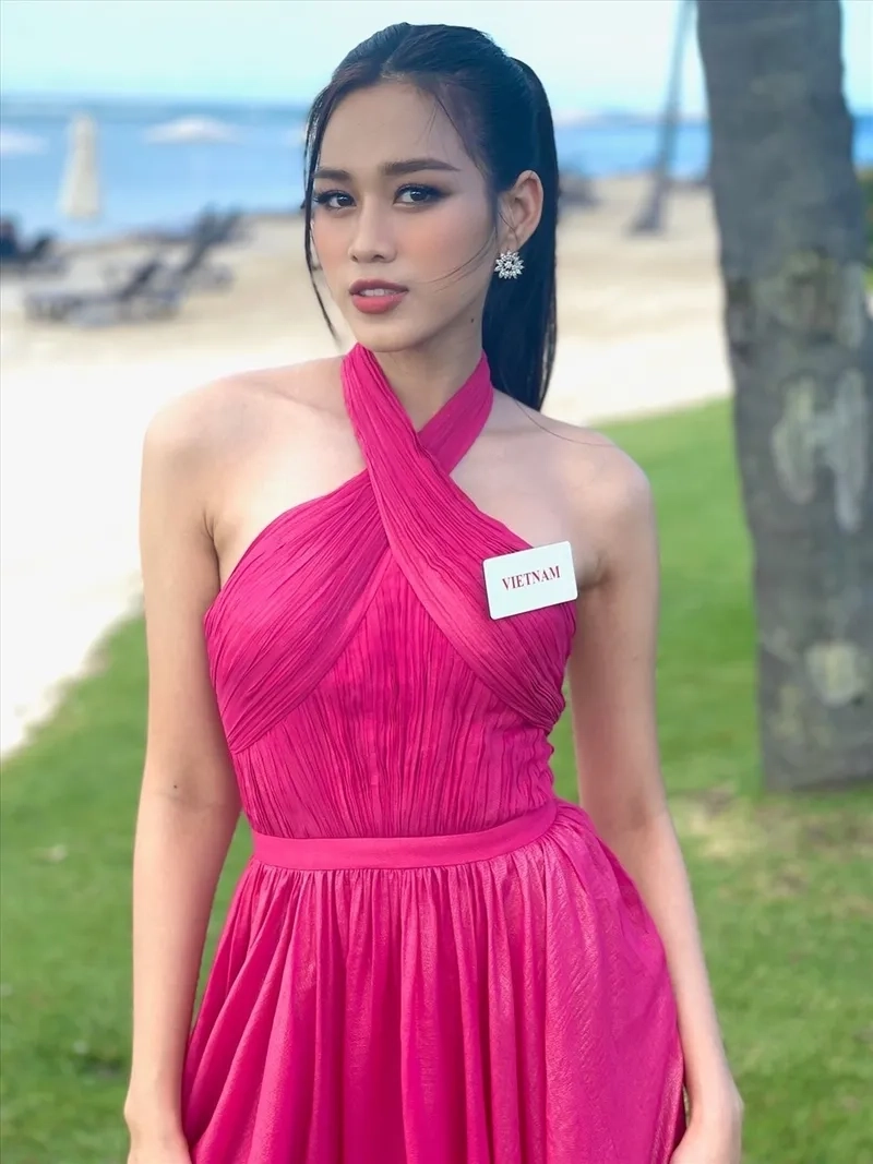 Vương miện của Đỗ Thị Hà là niềm tự hào và là dấu ấn trong sự nghiệp