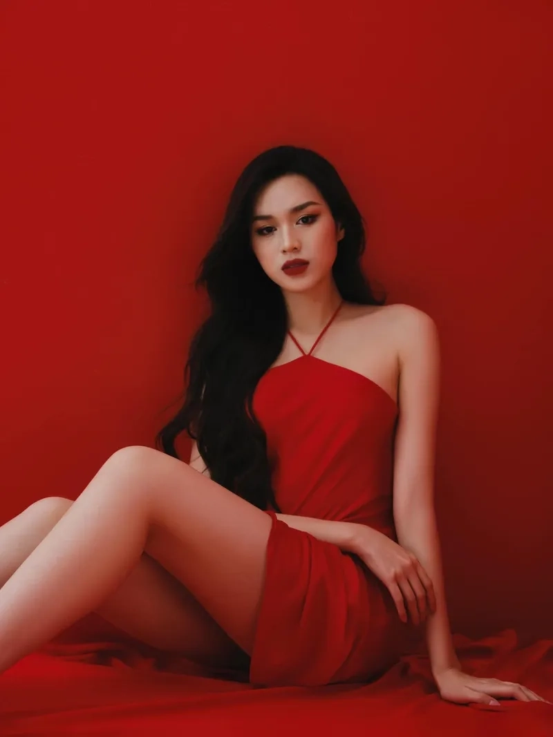 Hoa hậu Đỗ Thị Hà thi Hoa hậu Thế giới với sự tự tin và tài năng vượt trội