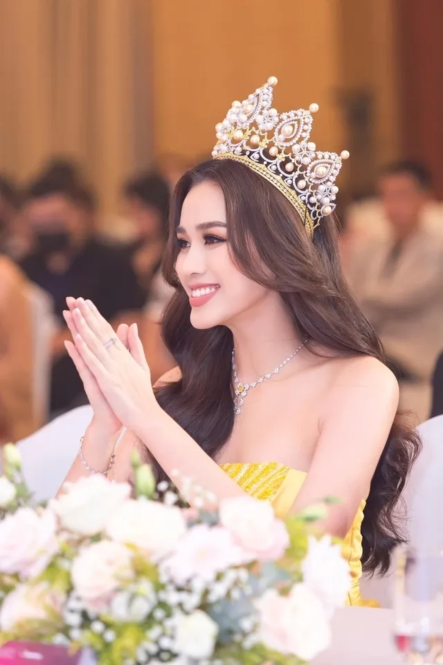 Miss Đỗ Thị Hà luôn nhận được sự yêu mến và ngưỡng mộ từ người hâm mộ