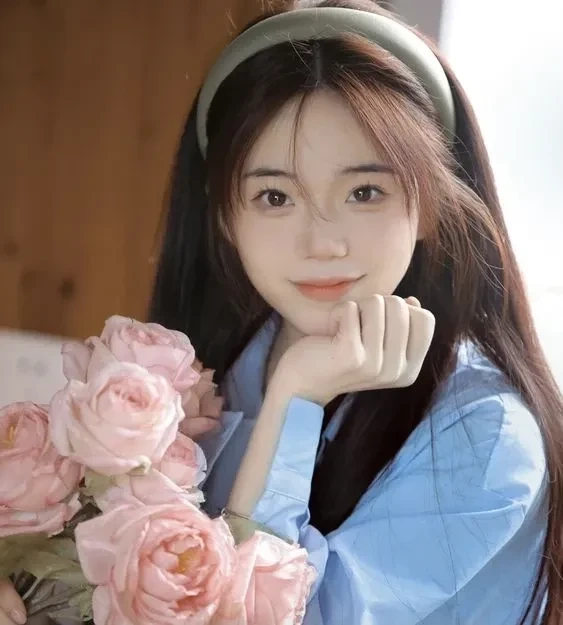 Gái đẹp hình nền toát lên vẻ quyến rũ và thanh thoát