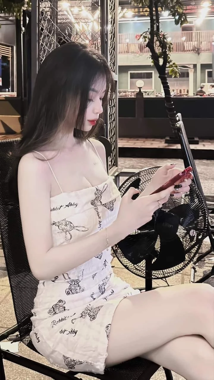 Hình ảnh gái xinh vú to khoe nét quyến rũ và hấp dẫn