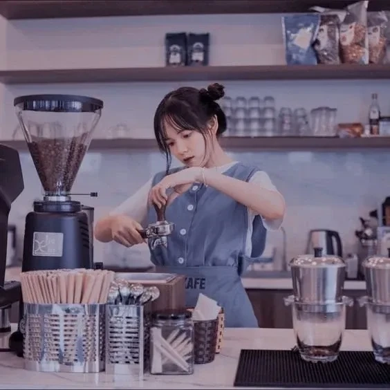 Gái xinh mặc váy trắng toát lên vẻ đẹp nhẹ nhàng, thu hút