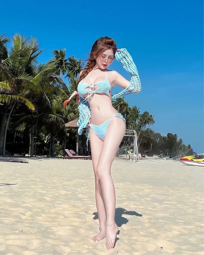 Hình nền gái bikini thể hiện sự tươi tắn và nét cuốn hút nổi bật của tuổi trẻ