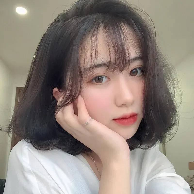 Gái xinh tóc ngắn ngang vai mang vẻ đẹp trẻ trung và năng động