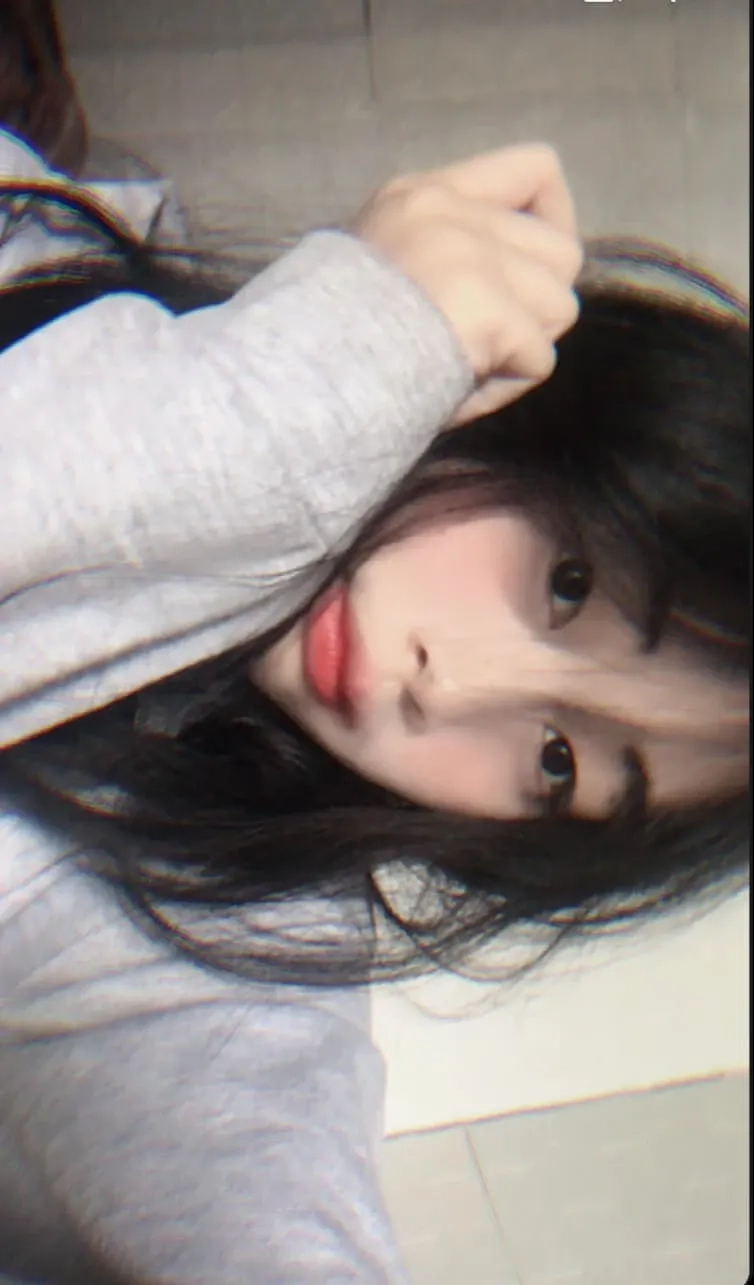 Hinh gai cute làm nổi bật sự đáng yêu và dễ thương tự nhiên