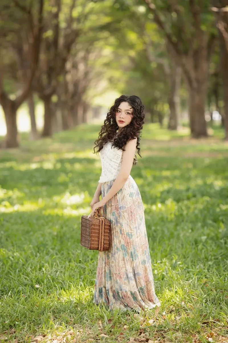 Hình gái cute 2k10 làm nổi bật sự dễ thương và phong cách đầy cuốn hút