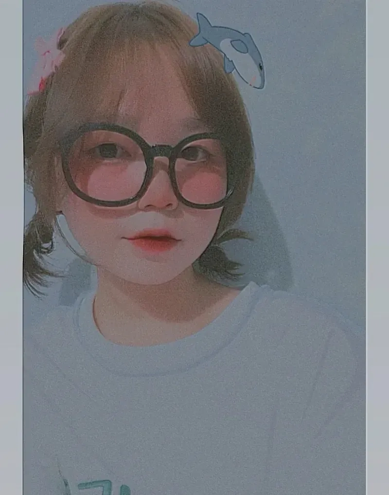 Tải ảnh gái cute để khám phá vẻ đẹp ngây thơ và sinh động tự nhiên