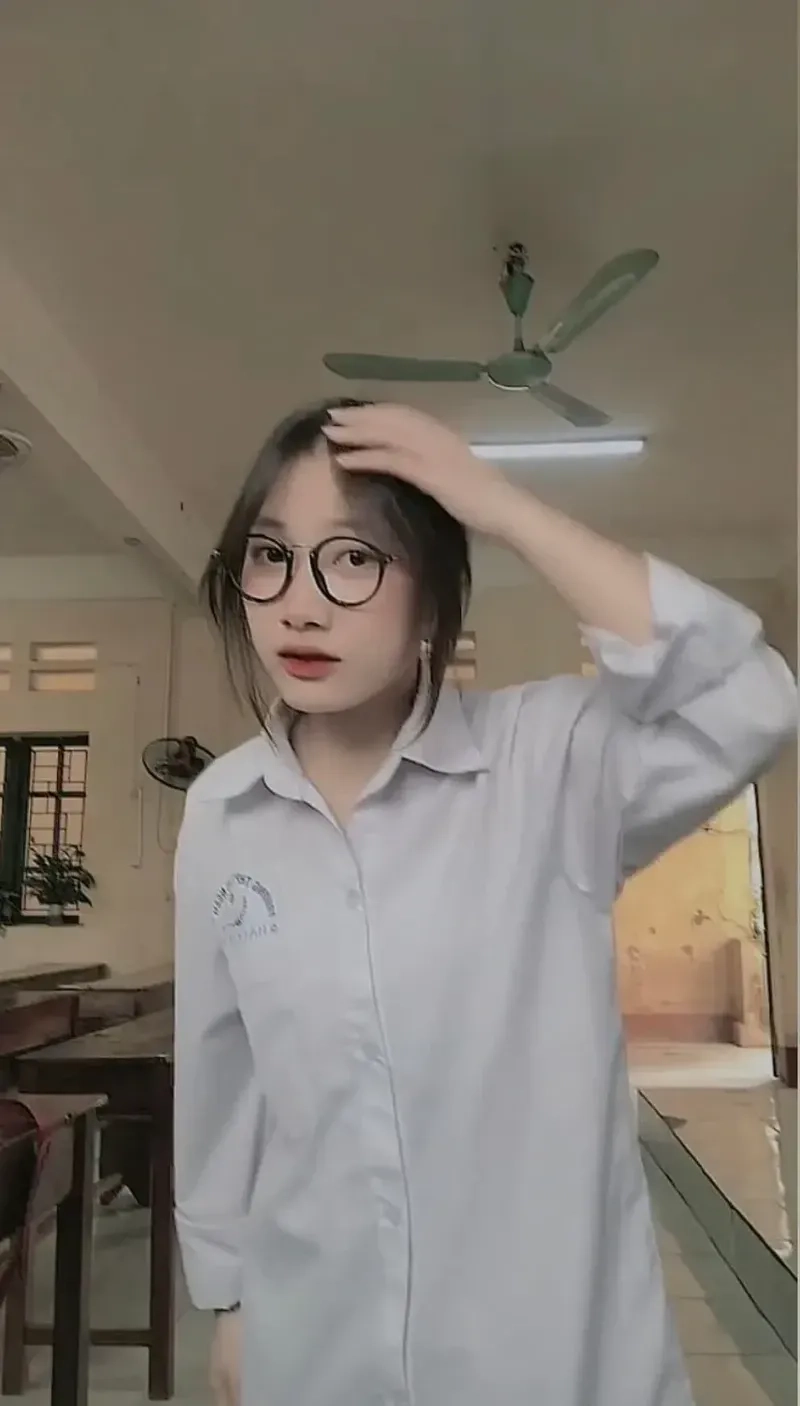 Ảnh gái cute dễ thương làm nổi bật sự tươi sáng và ngọt ngào tự nhiên