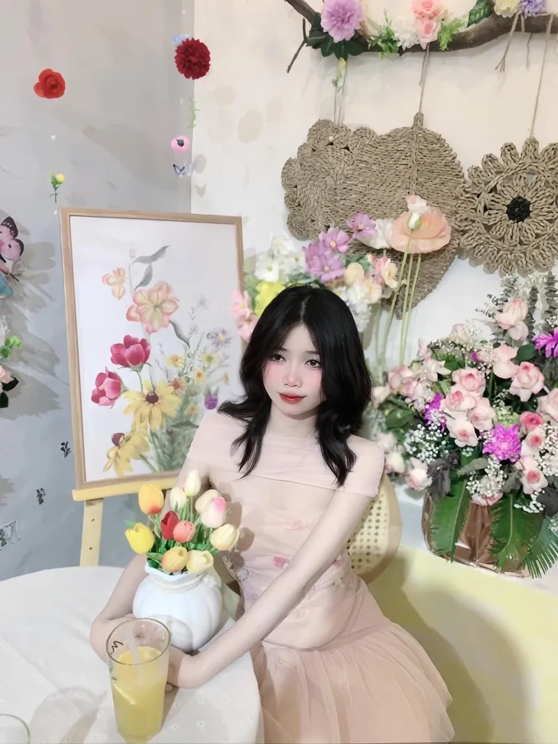 Ảnh gái xinh k10 làm nổi bật vẻ trong trẻo và dịu dàng