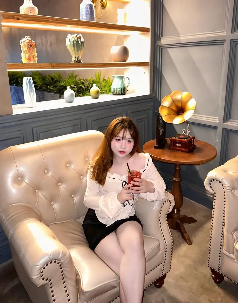 Mặt gái k7 toát lên sự hồn nhiên và cuốn hút ánh nhìn