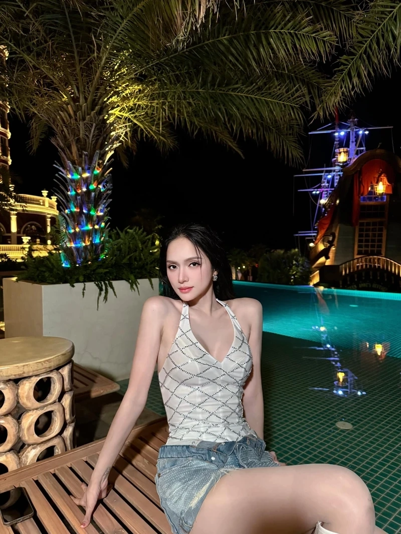 Hoa hậu Hương Giang trước chuyển giới là một gương mặt nổi bật