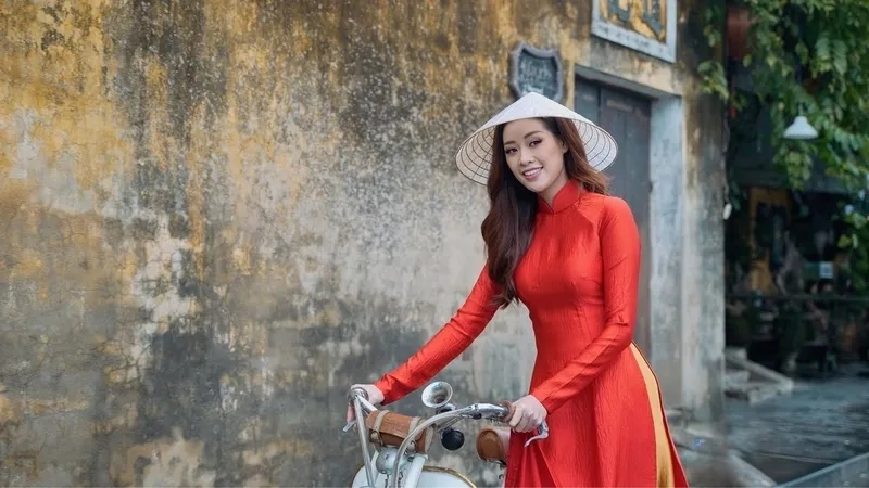 Khánh Vân áo tắm là hình ảnh luôn được người hâm mộ yêu thích