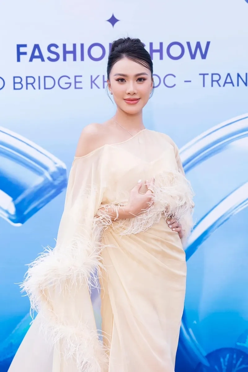 Vương miện của Kim Duyên là biểu tượng cho sự nỗ lực và tài năng