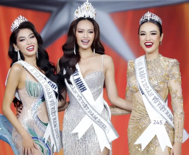 Người mẫu Nguyễn Thị Ngọc Châu luôn để lại ấn tượng qua từng bước đi