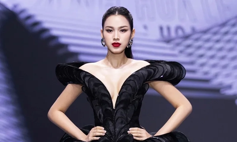 Châu Ngọc Tiên bikini tạo nên ấn tượng trong các sự kiện sắc đẹp