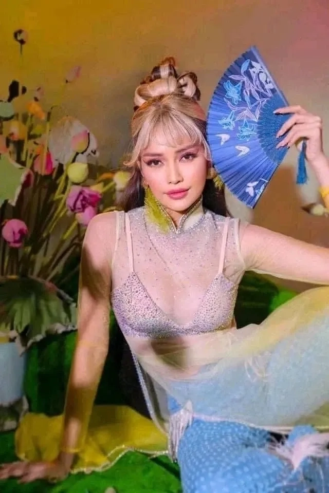Áo dài Miss Universe 2022 mang đến hình ảnh đầy duyên dáng và sang trọng