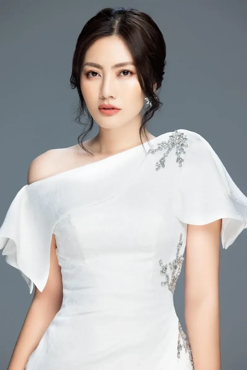 Ngoc Lan là nữ nghệ sĩ nổi bật với nhiều vai diễn được yêu thích