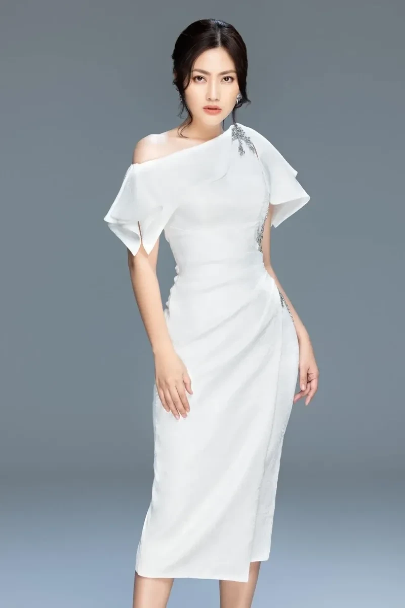 Lan Ngoc là gương mặt quen thuộc trong làng giải trí Việt Nam