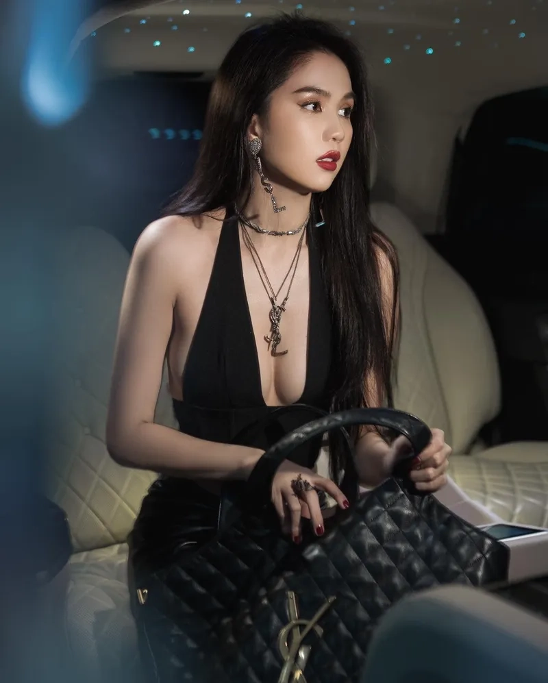 Ngọc Trinh hở tạo điểm nhấn nổi bật với phong cách riêng