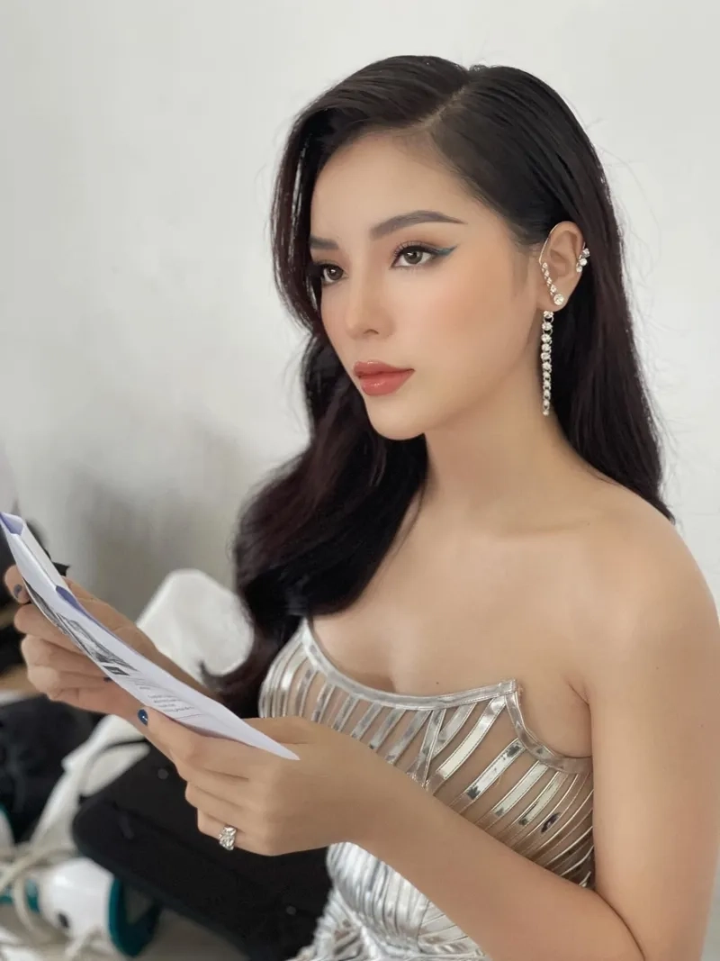 Kỳ Duyên Minh Tú từng hợp tác trong nhiều dự án nghệ thuật thú vị
