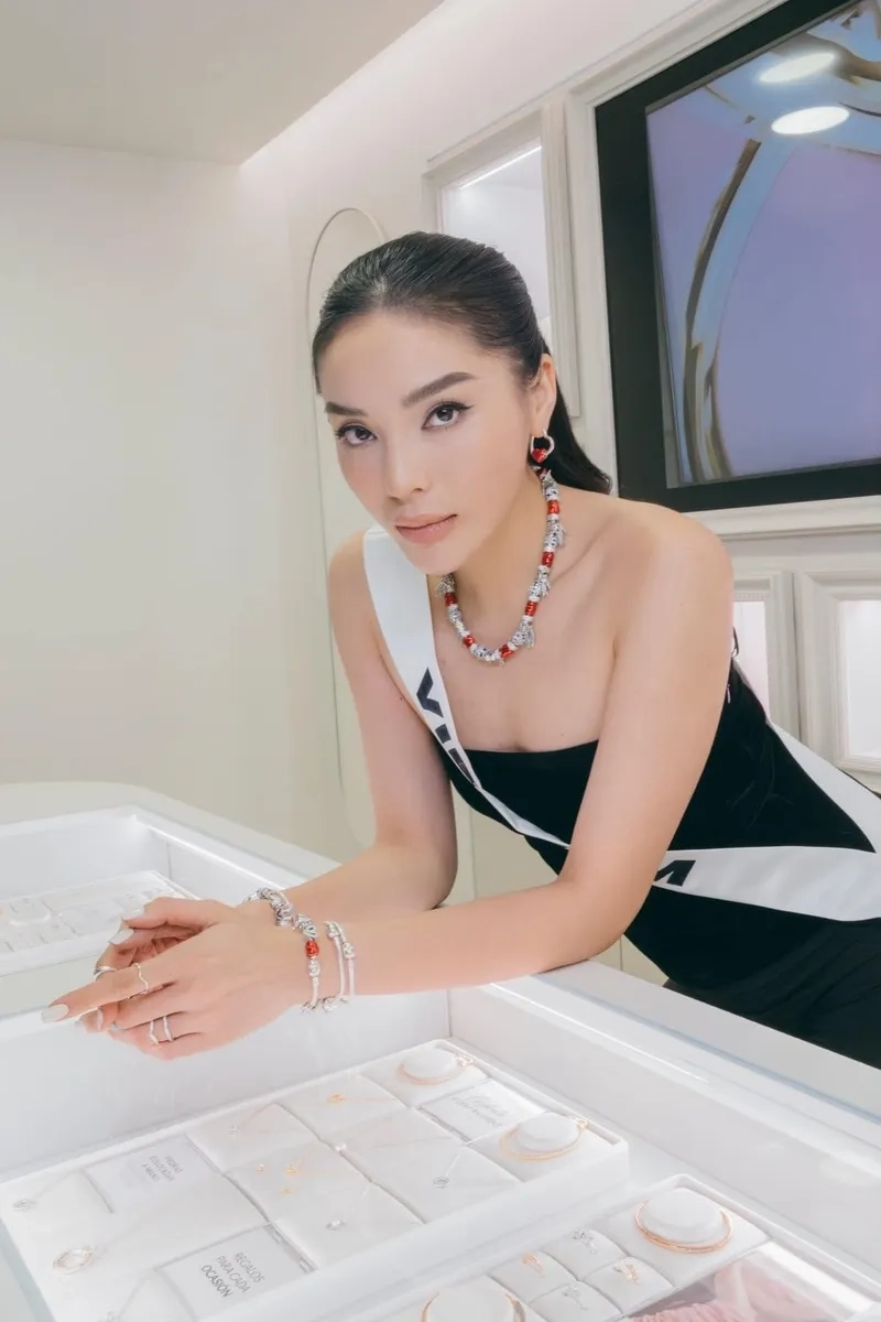 Kỳ Duyên Hương Giang thu hút khán giả với sự kết hợp ăn ý và hài hước