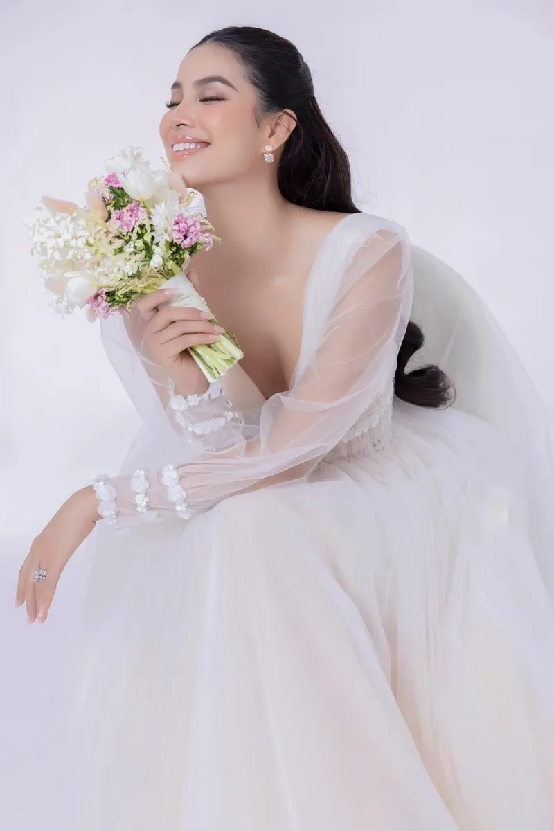 Hoa hậu Pham Huong 2015 là biểu tượng của sự tự tin và bản lĩnh