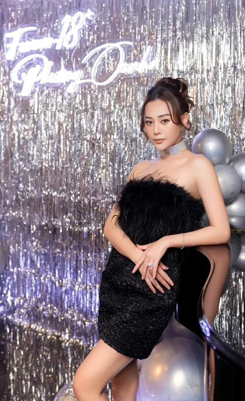 Diễn viên Phương Oanh và Shark Bình từng xuất hiện trong nhiều sự kiện