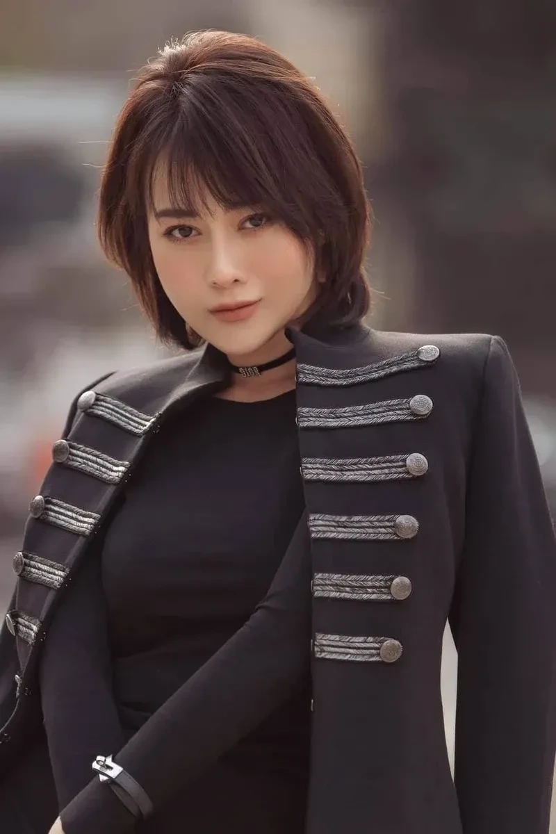 Lý lịch diễn viên Phương Oanh ghi lại hành trình đầy cảm hứng nghệ thuật