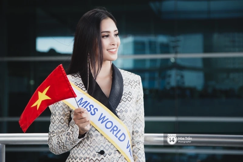 Tiểu Vy đăng quang đầy ấn tượng, ghi dấu trong lòng người hâm mộ