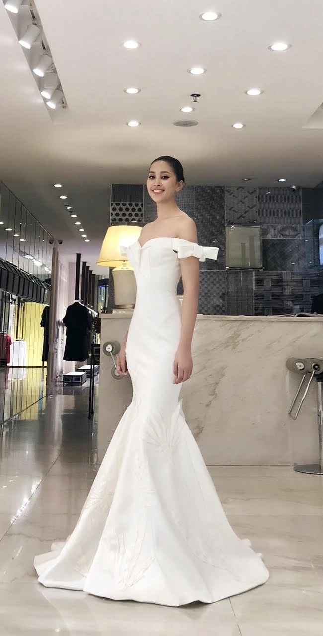 Hoa Tiểu Vy thu hút mọi ánh nhìn với vẻ đẹp và tài năng vượt trội