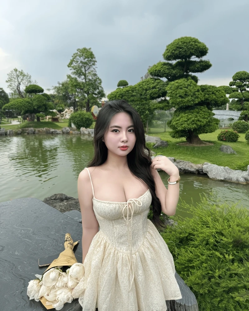 Gái xinh đeo kính tóc dài tạo nên sự huyền bí